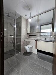 Slim Barracks Rise (D5), Condominium #637754991
